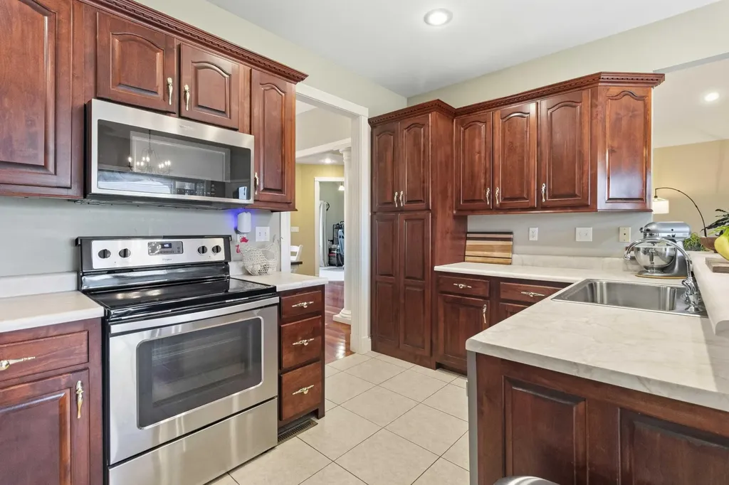 1224 Whitson School Road London KY 40741