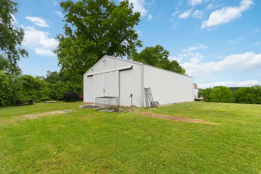 1224 Whitson School Road London KY 40741