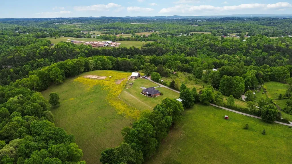 1224 Whitson School Road London KY 40741
