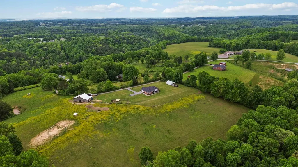1224 Whitson School Road London KY 40741