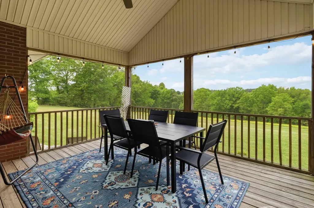 1224 Whitson School Road London KY 40741