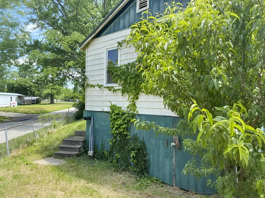 400 Flint Road Waco KY 40385