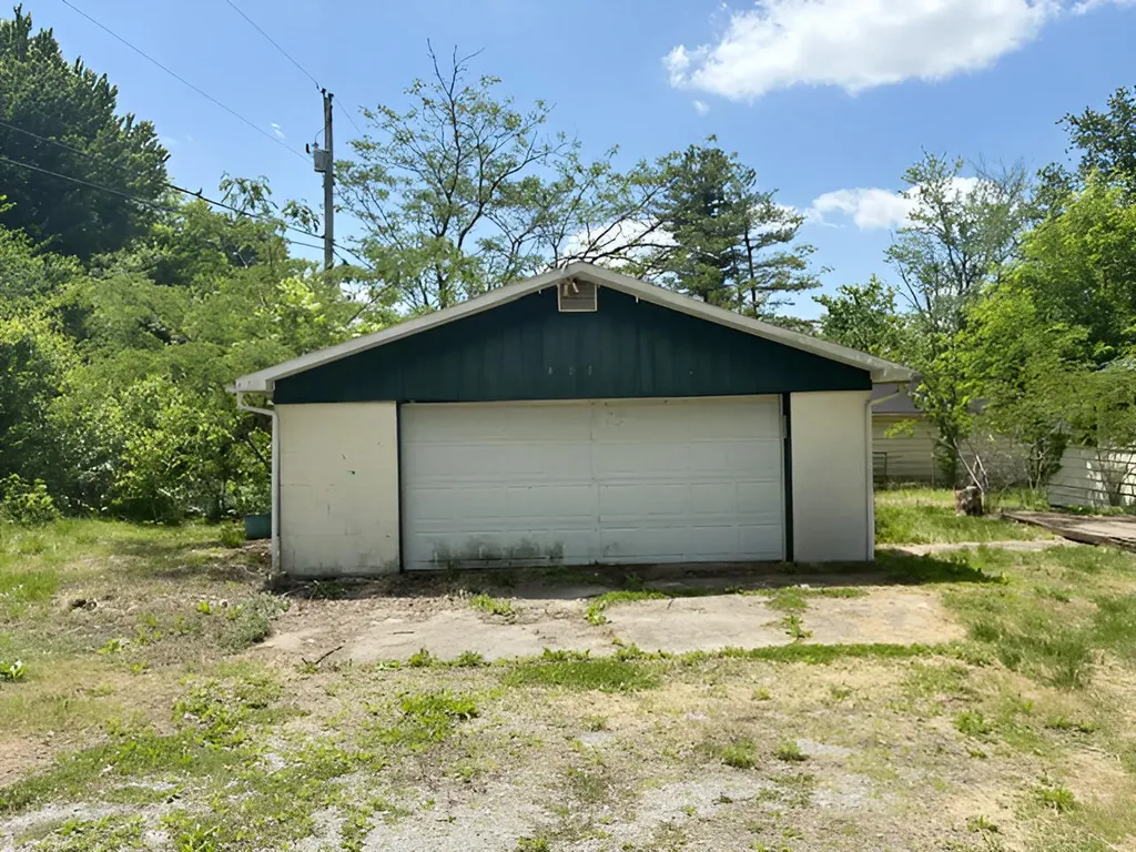 400 Flint Road Waco KY 40385