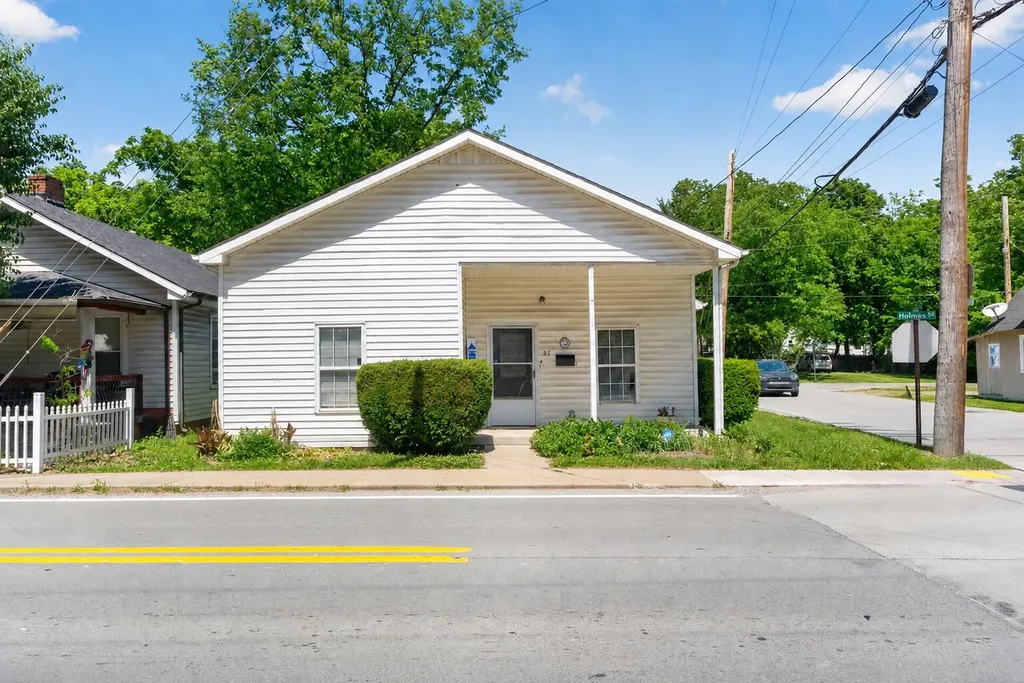 372 Holmes Street Frankfort KY 40601