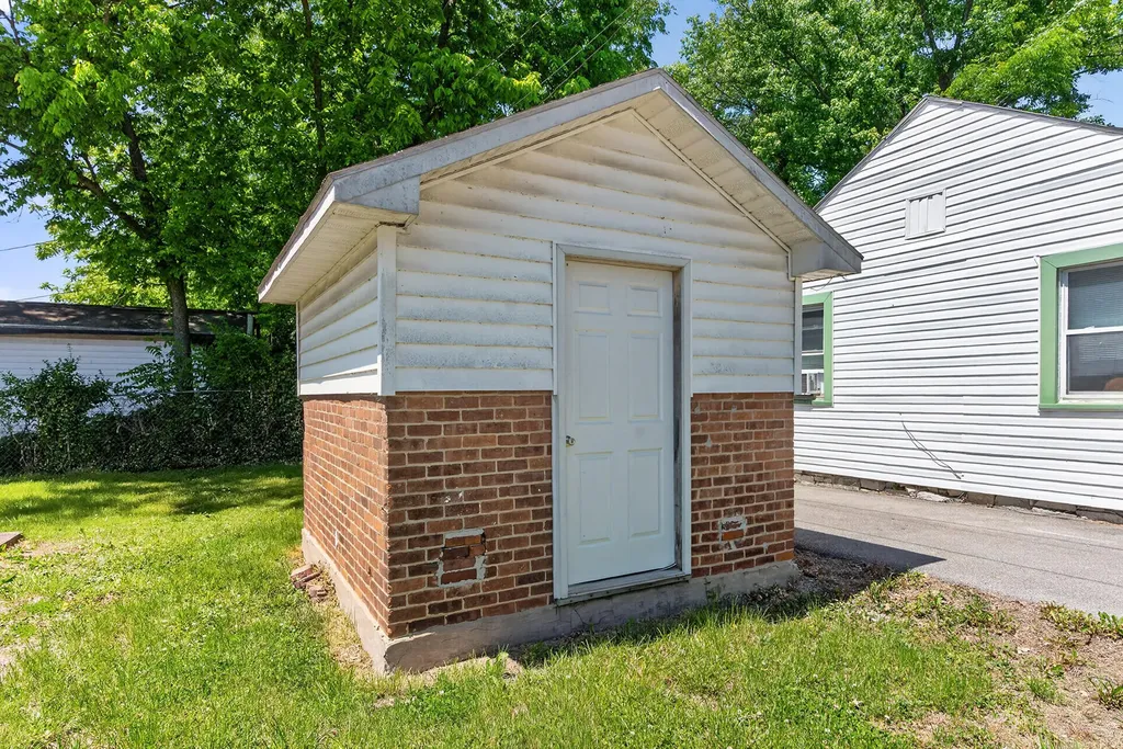372 Holmes Street Frankfort KY 40601