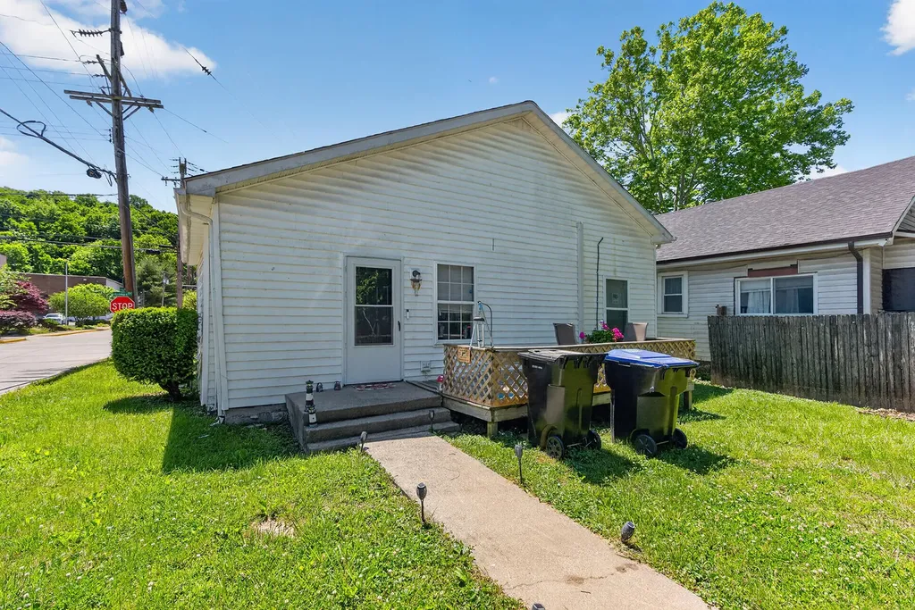 372 Holmes Street Frankfort KY 40601