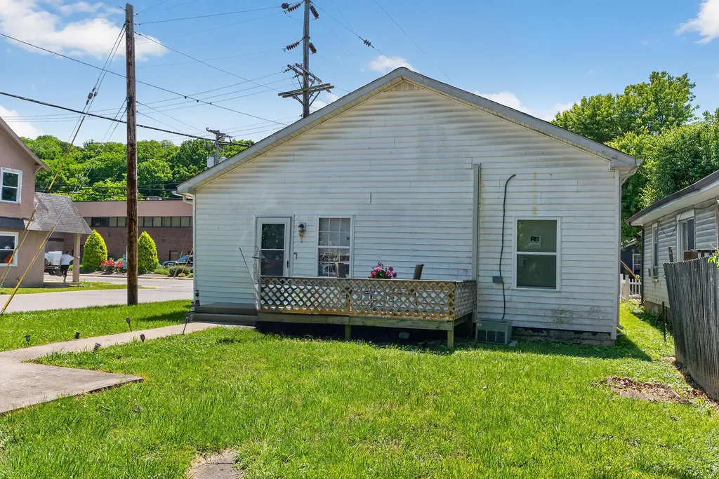 372 Holmes Street Frankfort KY 40601