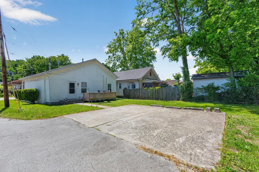 372 Holmes Street Frankfort KY 40601