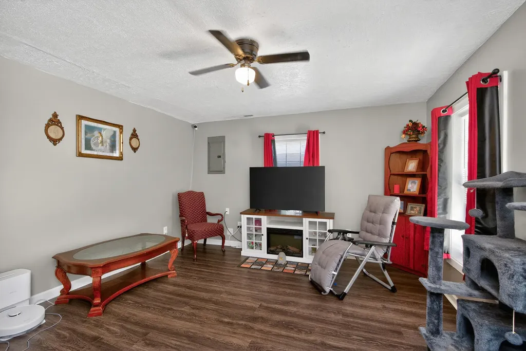 372 Holmes Street Frankfort KY 40601