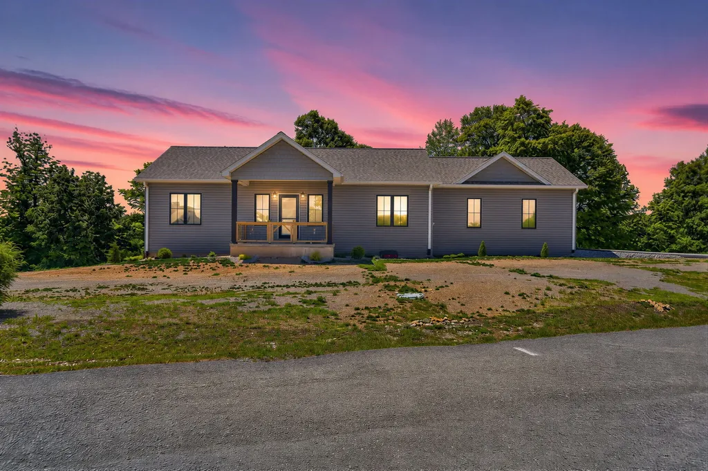 944 Lakepoint Drive Albany KY 42602