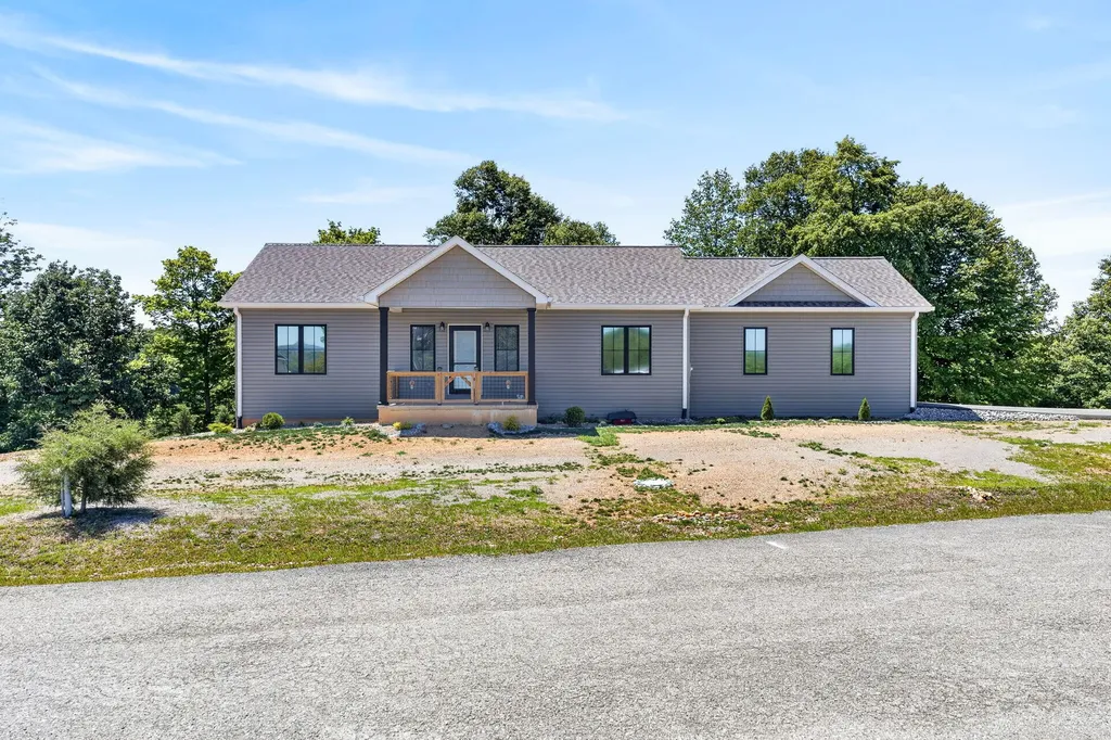 944 Lakepoint Drive Albany KY 42602