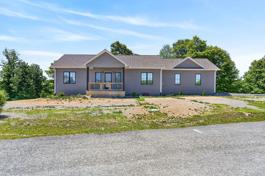 944 Lakepoint Drive Albany KY 42602