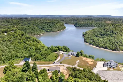 944 Lakepoint Drive Albany KY 42602