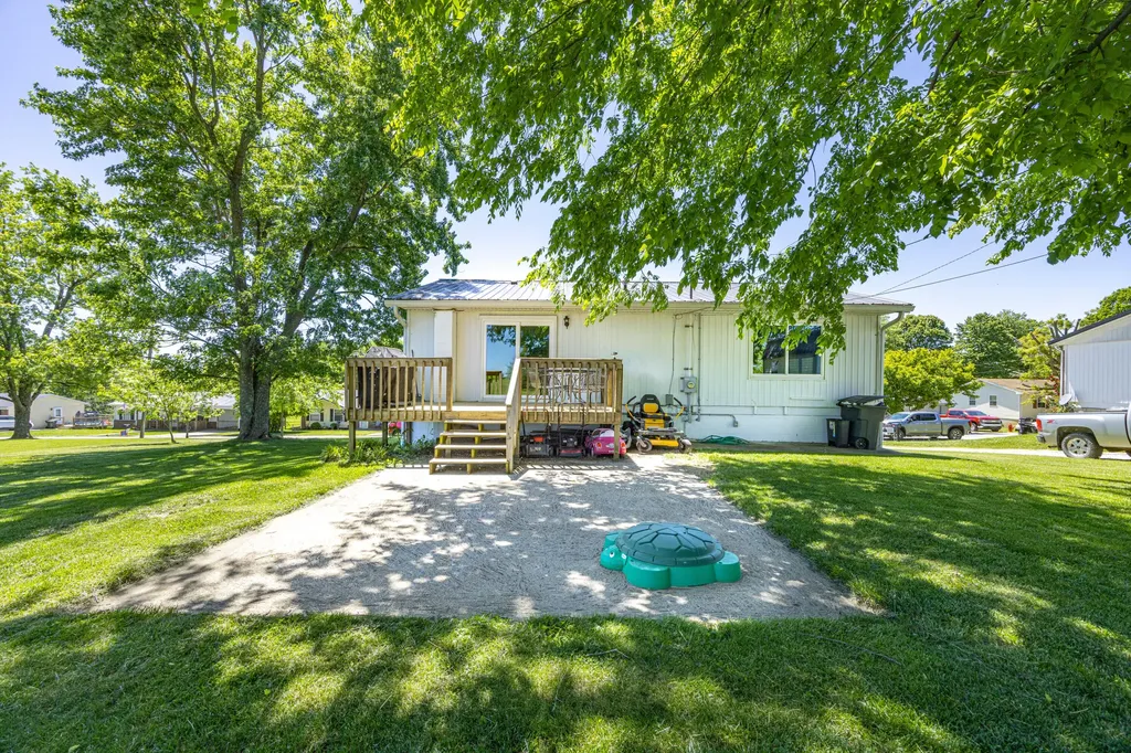 121 Mockingbird Lane Carlisle KY 40311