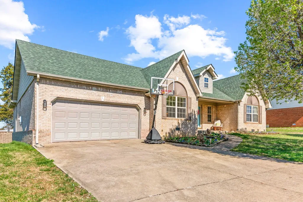 920 Hidden Loop Drive Somerset KY 42503