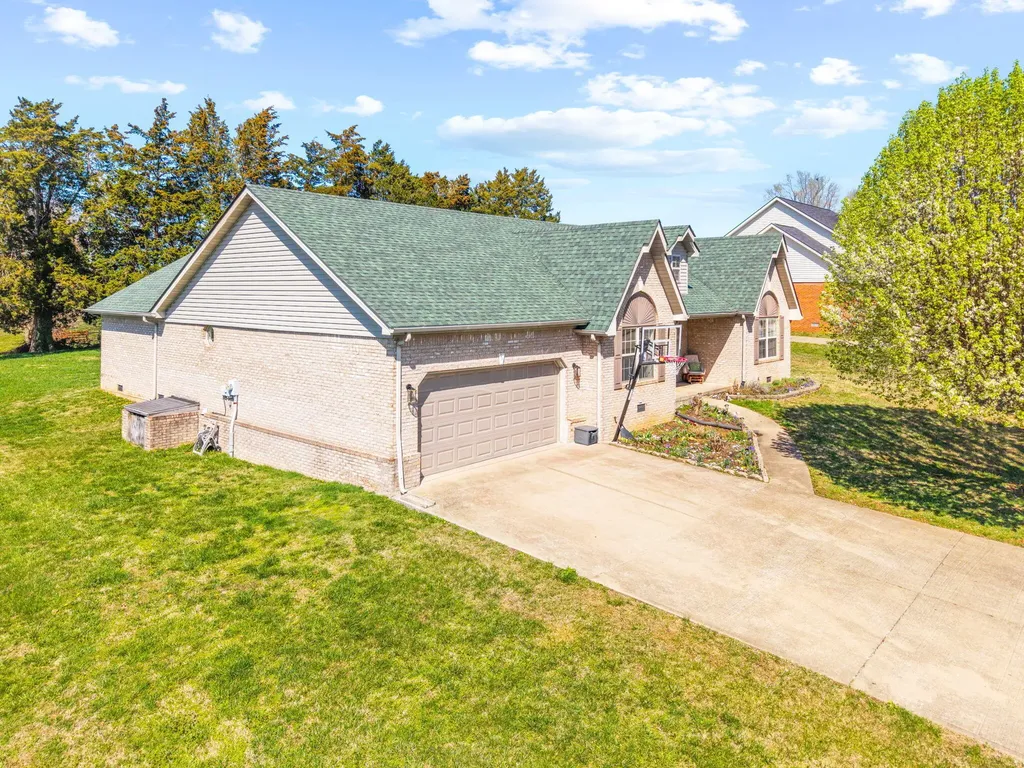 920 Hidden Loop Drive Somerset KY 42503