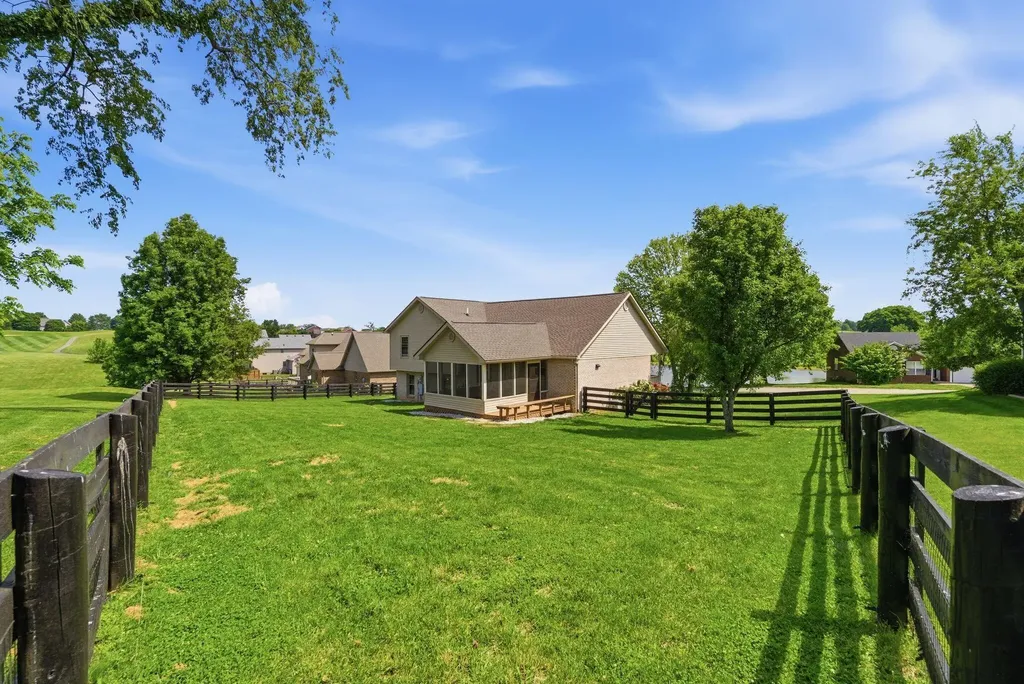 167 General Cleburne Drive Richmond KY 40475