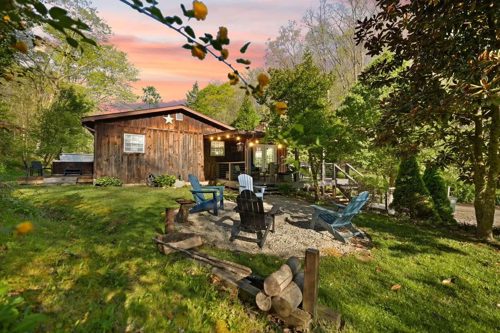 3853 Skidmore Road Frenchburg KY 40322