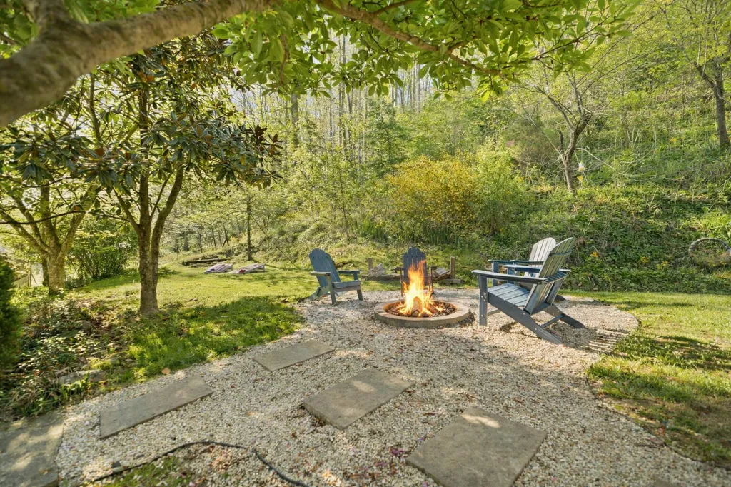 3853 Skidmore Road Frenchburg KY 40322