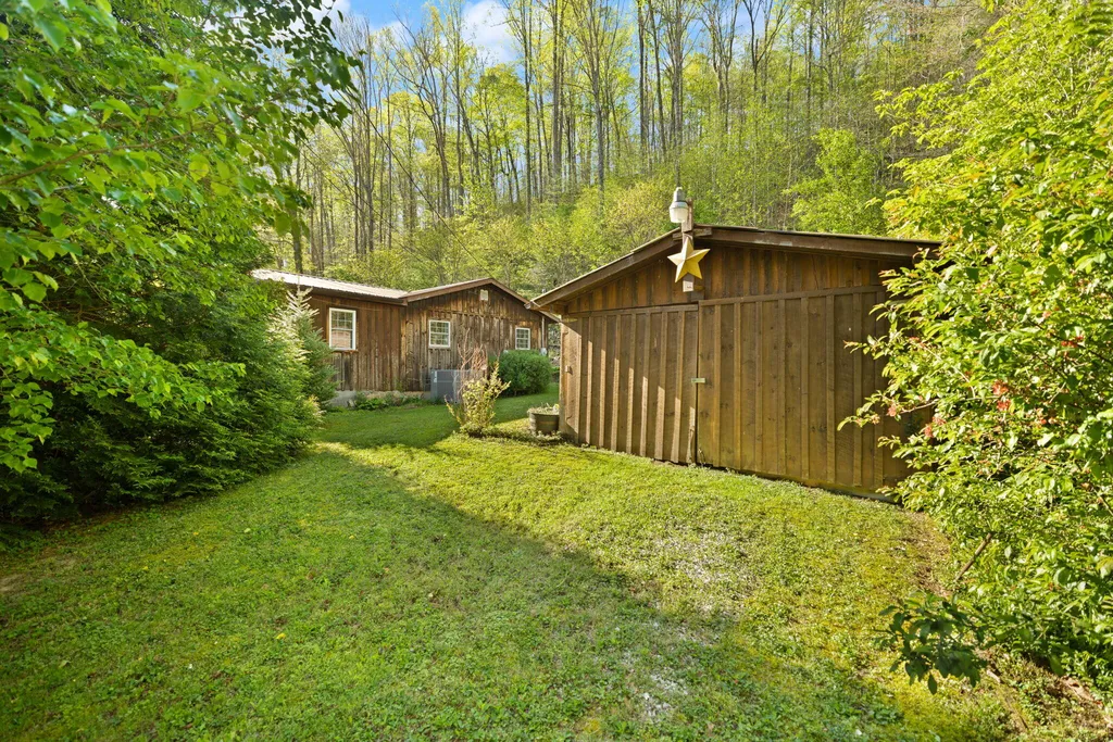 3853 Skidmore Road Frenchburg KY 40322