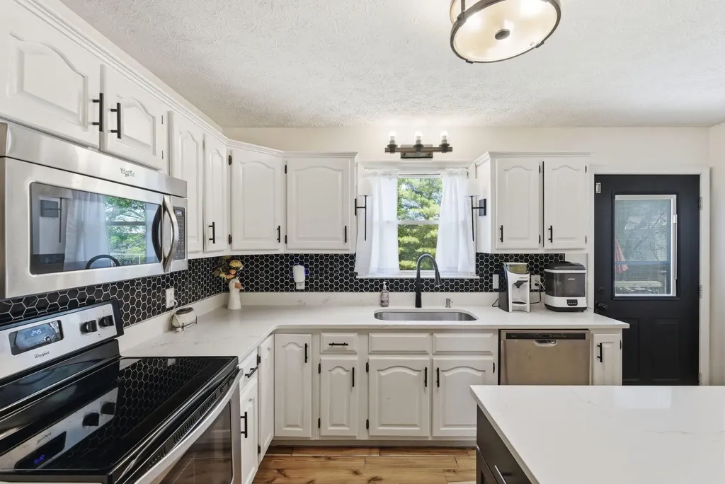 6490 Ky Highway 2141 Hustonville KY 40437