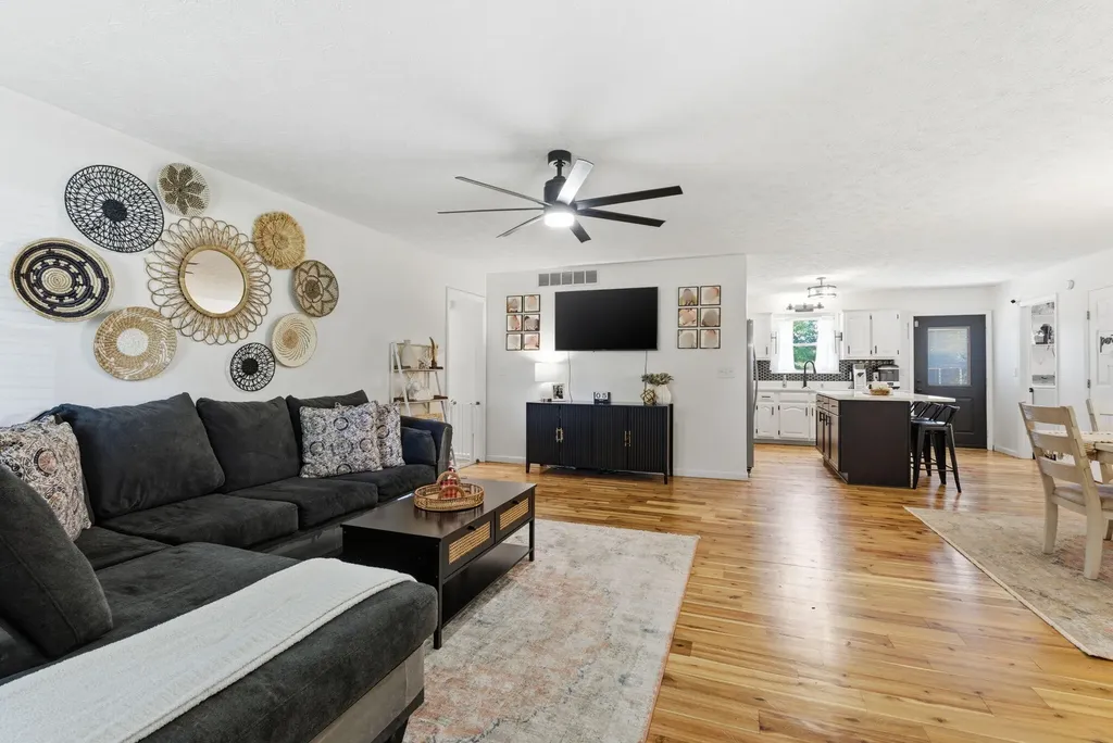 6490 Ky Highway 2141 Hustonville KY 40437