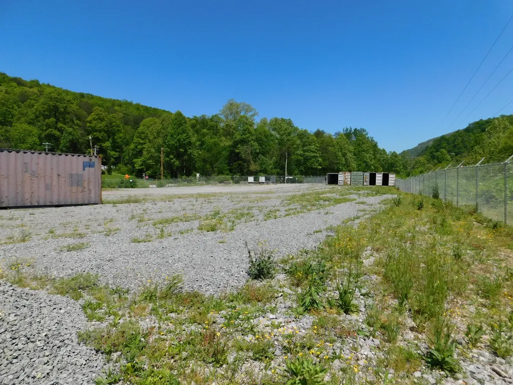 13070 N U.s. 119 Totz KY 40870