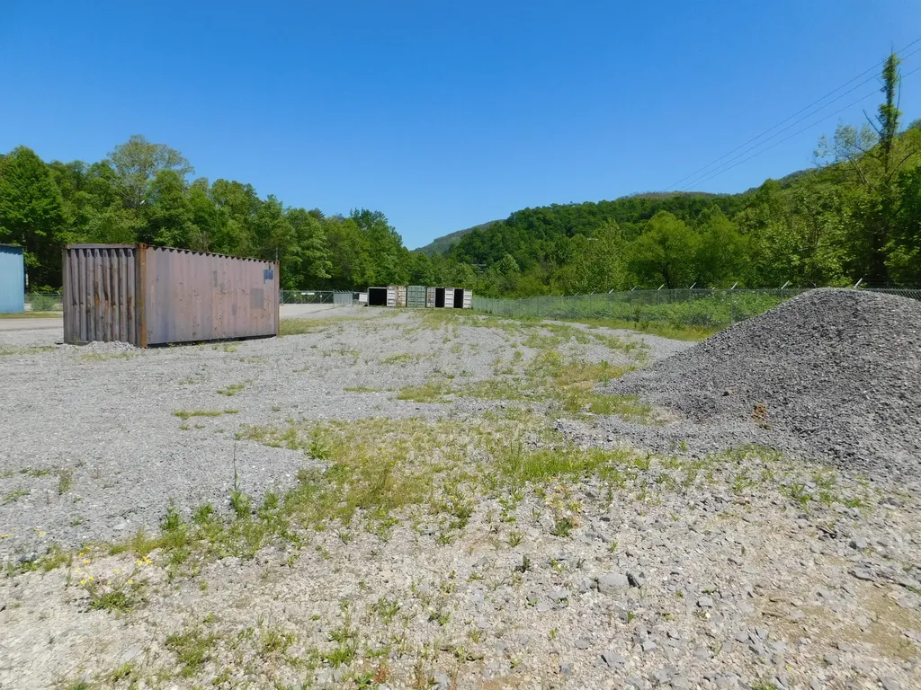 13070 N U.s. 119 Totz KY 40870