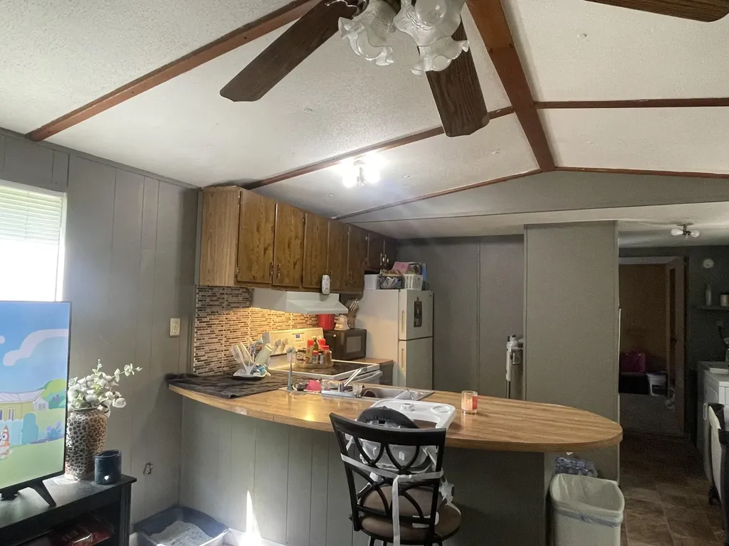 13070 N U.s. 119 Totz KY 40870