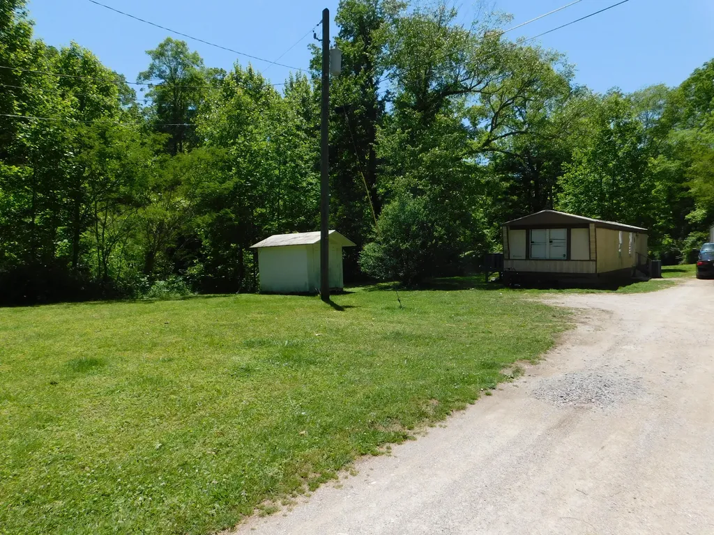 13070 N U.s. 119 Totz KY 40870