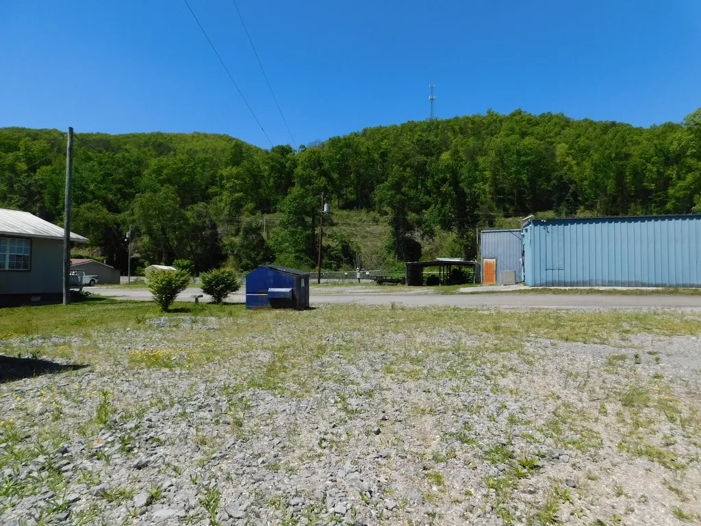 13070 N U.s. 119 Totz KY 40870