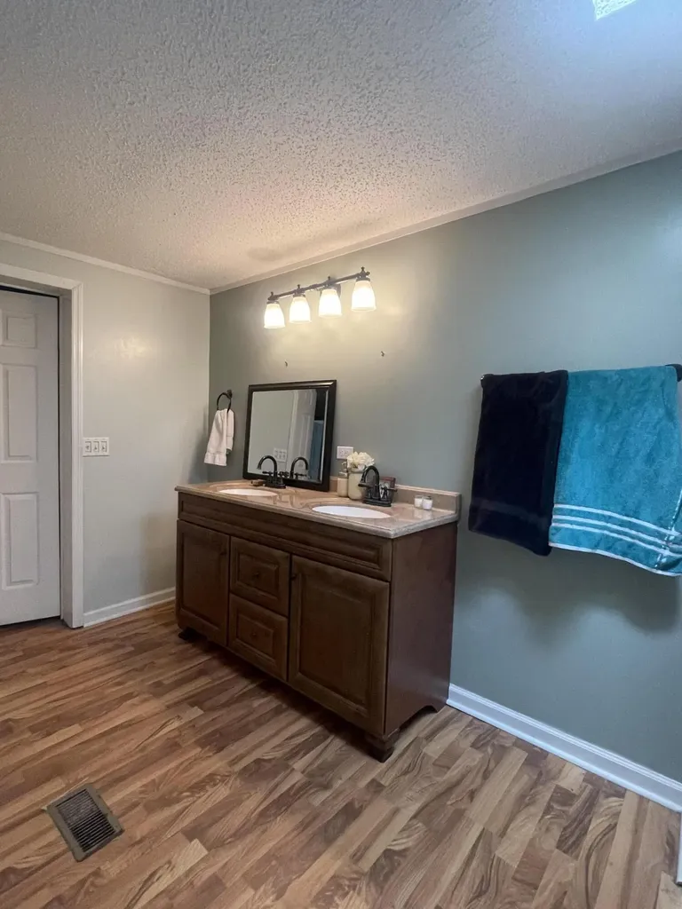 13070 N U.s. 119 Totz KY 40870