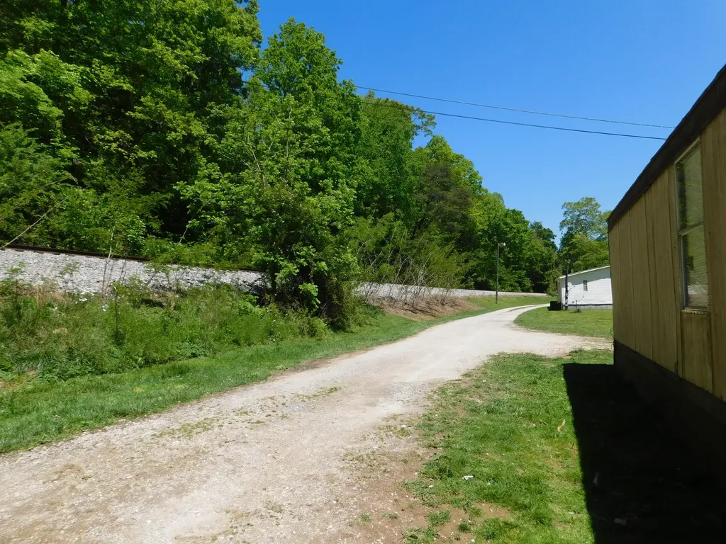 13070 N U.s. 119 Totz KY 40870