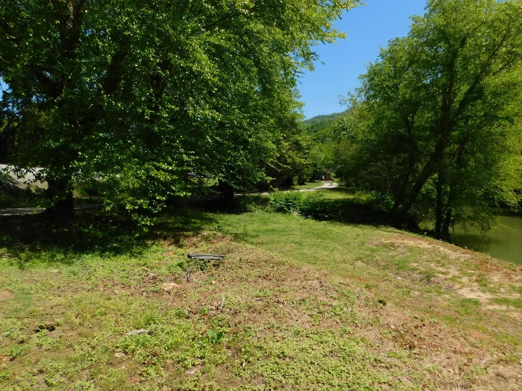 13070 N U.s. 119 Totz KY 40870