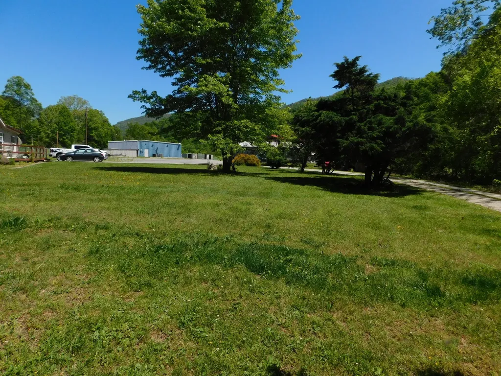 13070 N U.s. 119 Totz KY 40870