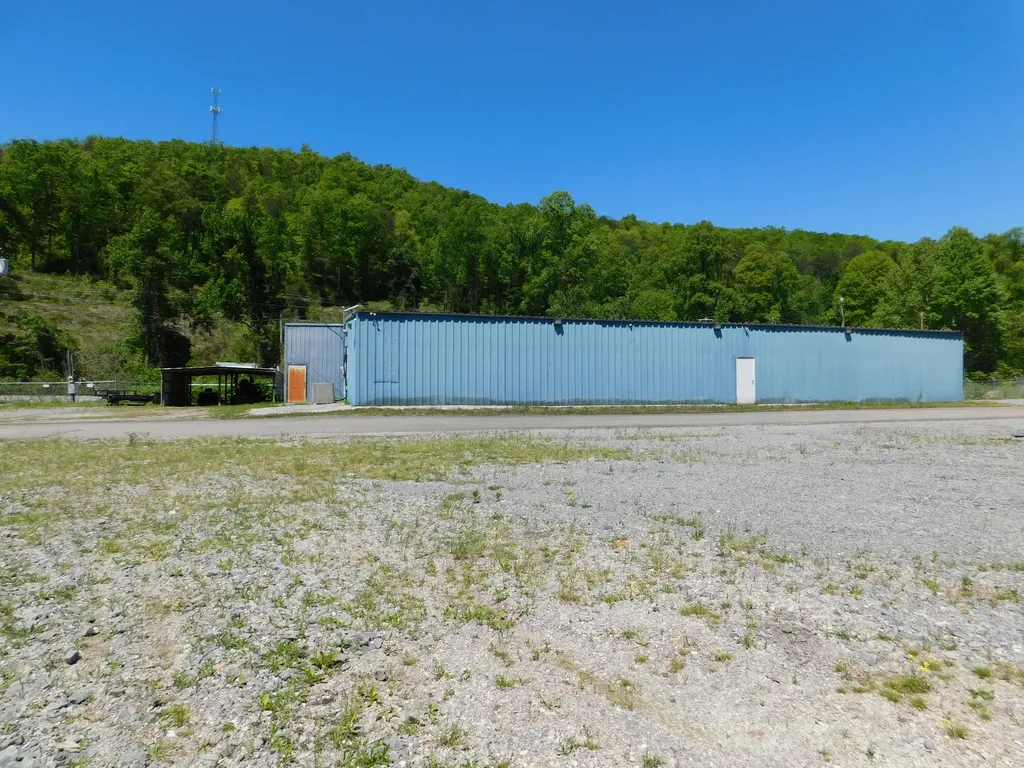 13070 N U.s. 119 Totz KY 40870