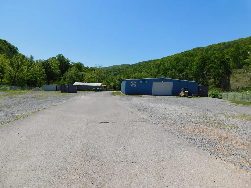 13070 N U.s. 119 Totz KY 40870