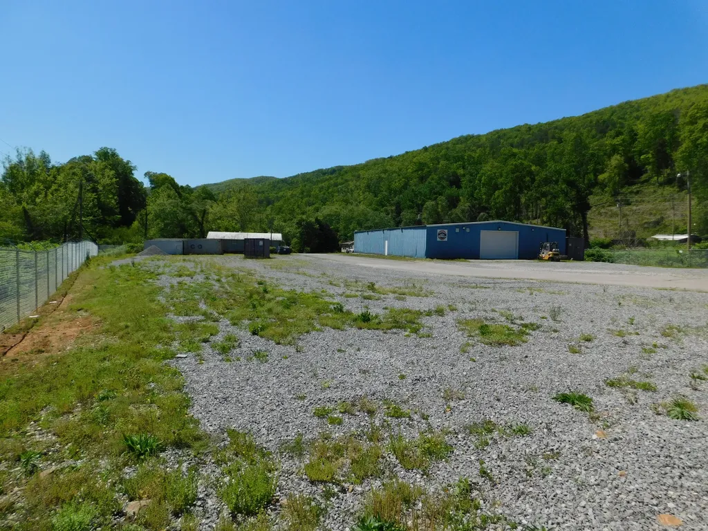 13070 N U.s. 119 Totz KY 40870
