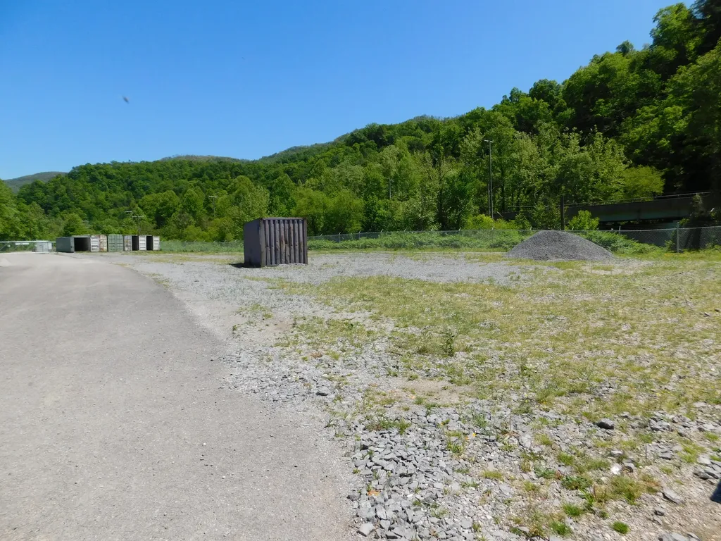 13070 N U.s. 119 Totz KY 40870