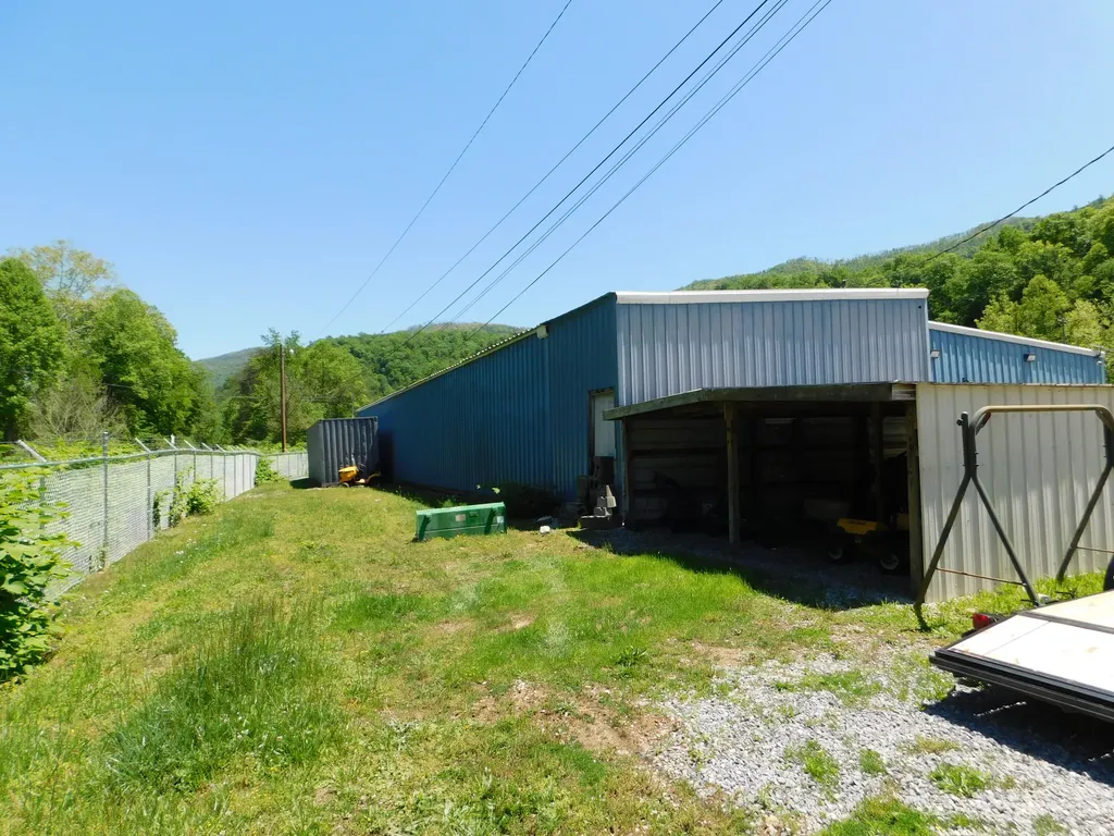 13070 N U.s. 119 Totz KY 40870