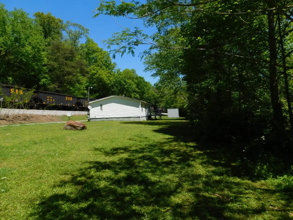 13070 N U.s. 119 Totz KY 40870