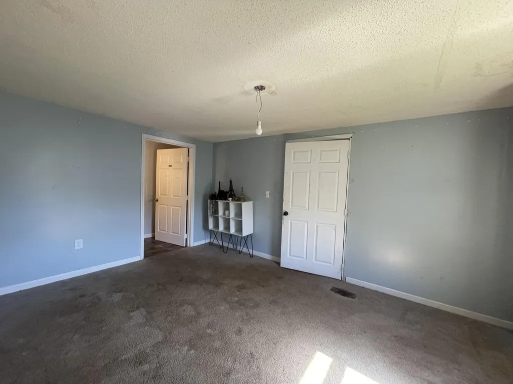 13070 N U.s. 119 Totz KY 40870