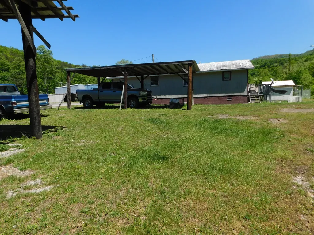 13070 N U.s. 119 Totz KY 40870