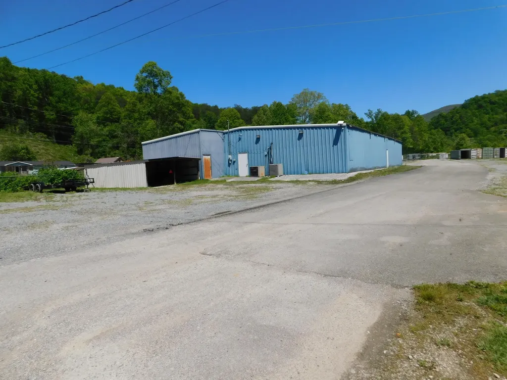 13070 N U.s. 119 Totz KY 40870