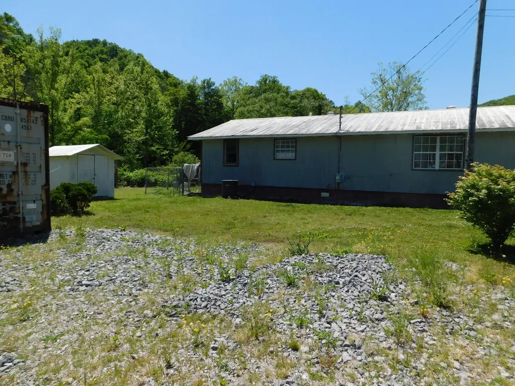 13070 N U.s. 119 Totz KY 40870