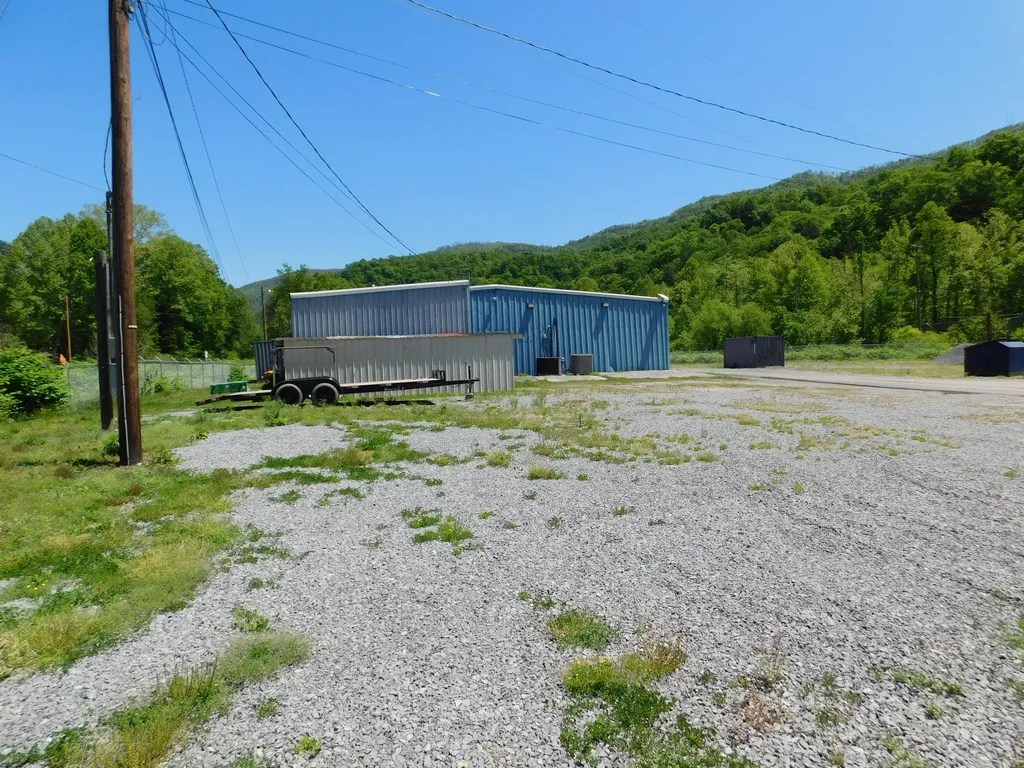 13070 N U.s. 119 Totz KY 40870