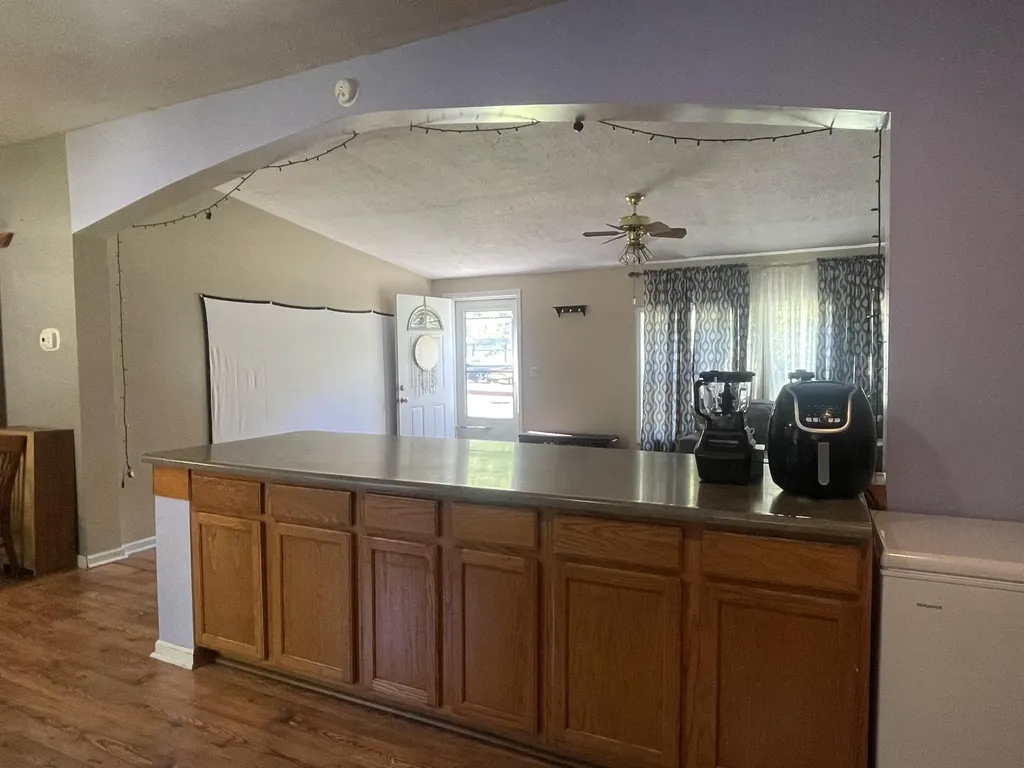 13070 N U.s. 119 Totz KY 40870