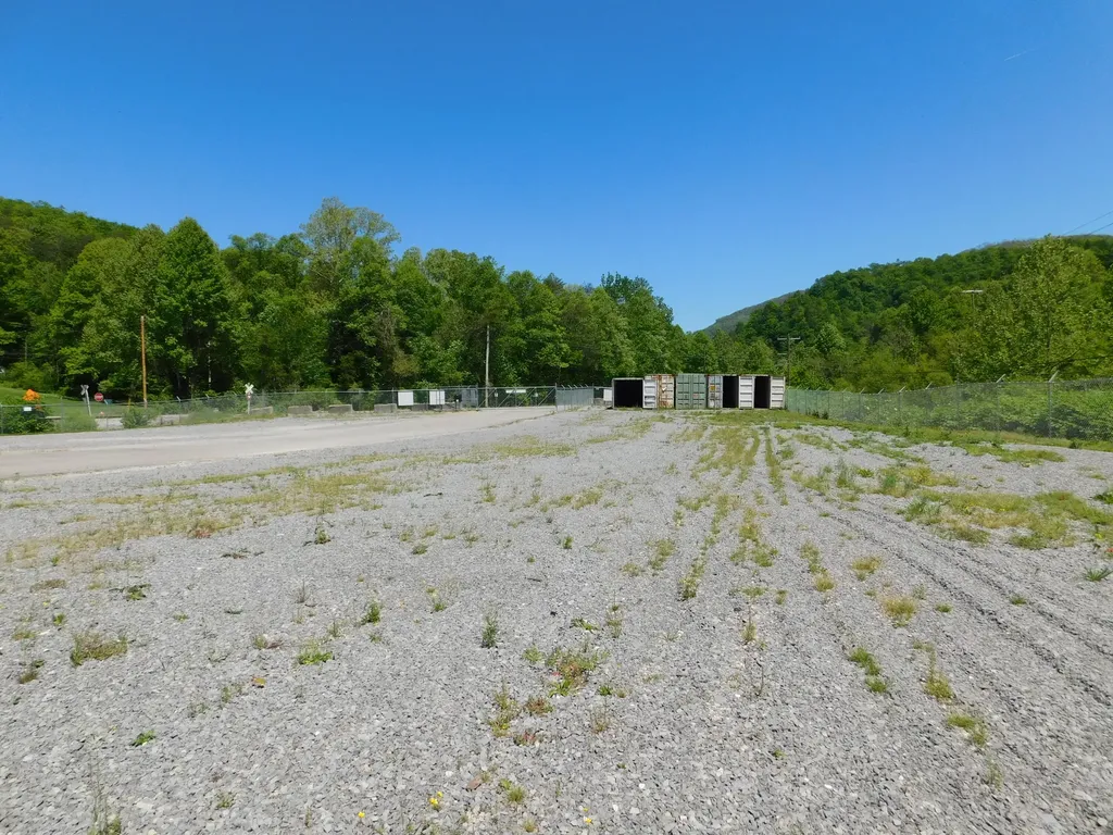 13070 N U.s. 119 Totz KY 40870