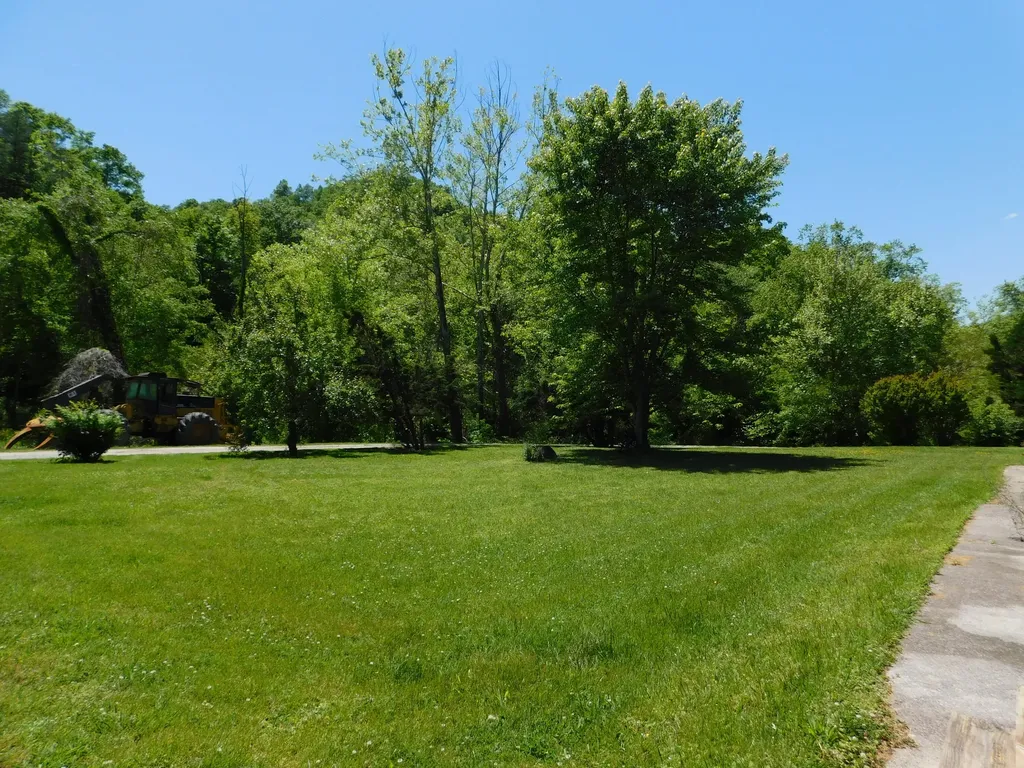 13070 N U.s. 119 Totz KY 40870