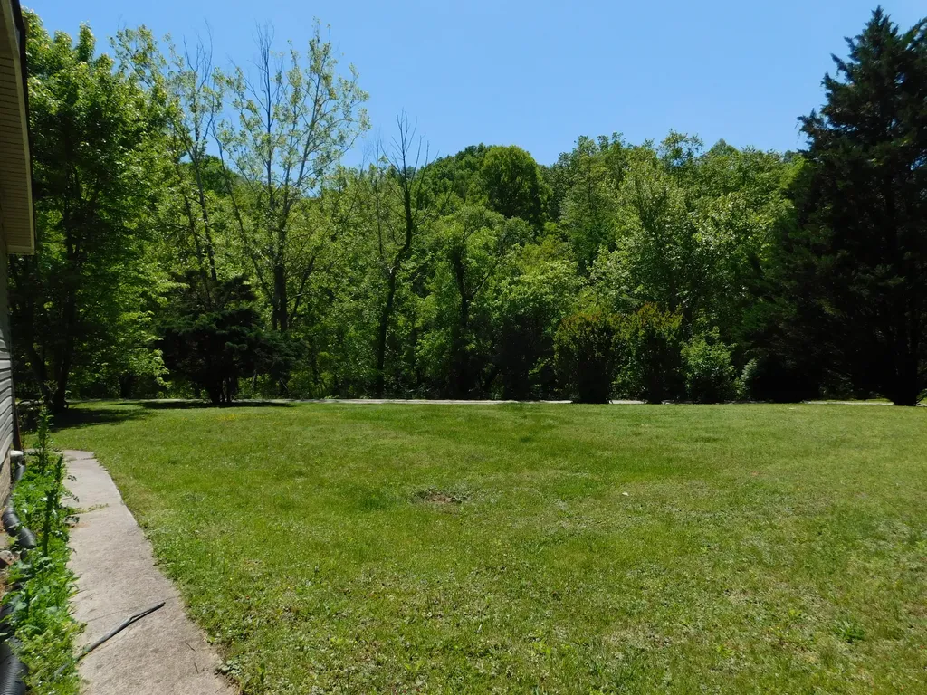 13070 N U.s. 119 Totz KY 40870
